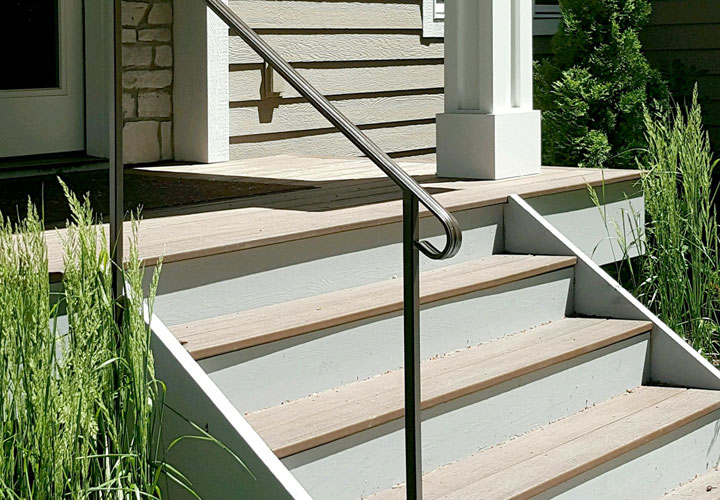 Exterior Step Railing Photo