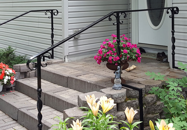 Exterior Step Railing Photo