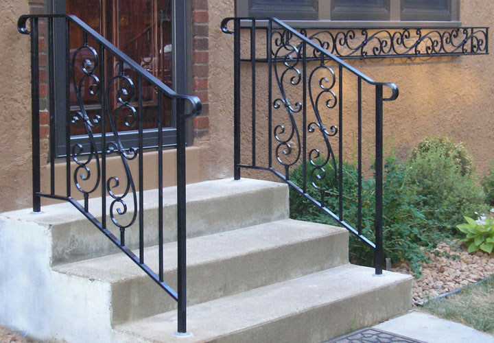 Exterior Step Railing Photo