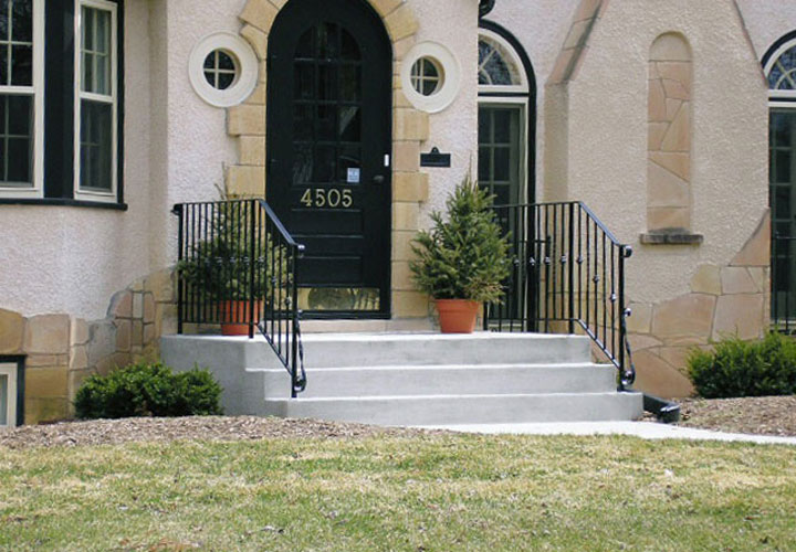 Exterior Step Railing Photo