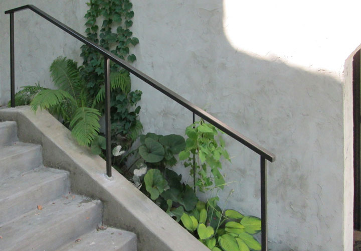 Exterior Step Railing Photo