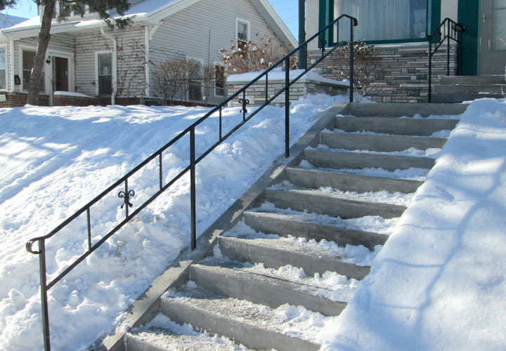 Exterior Step Railing Photo