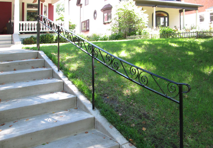 Exterior Step Railing Photo