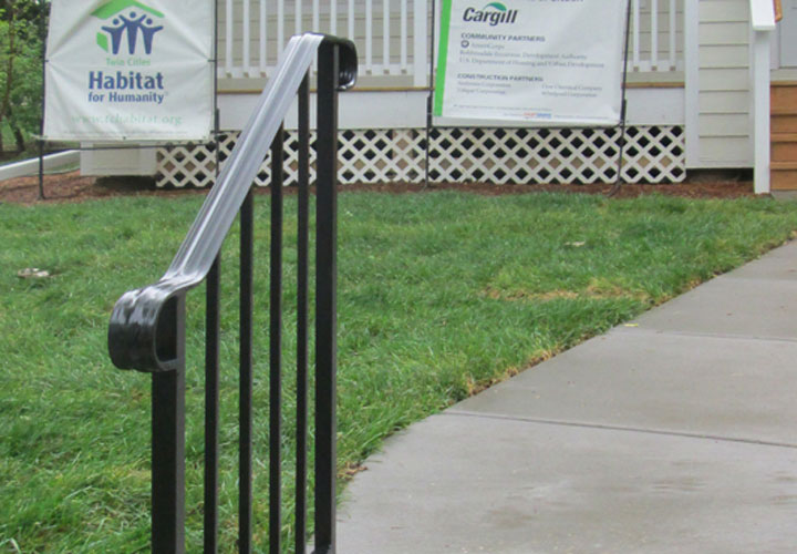 Exterior Step Railing Photo