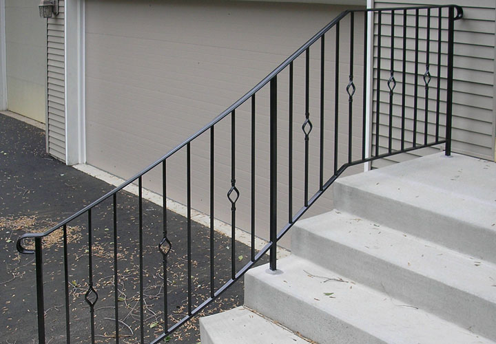 Exterior Step Railing Photo