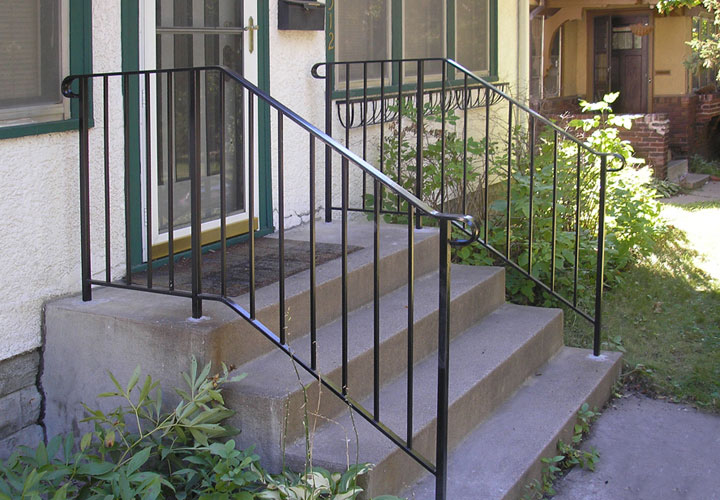 Exterior Step Railing Photo