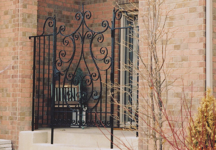 Exterior Step Railing Photo